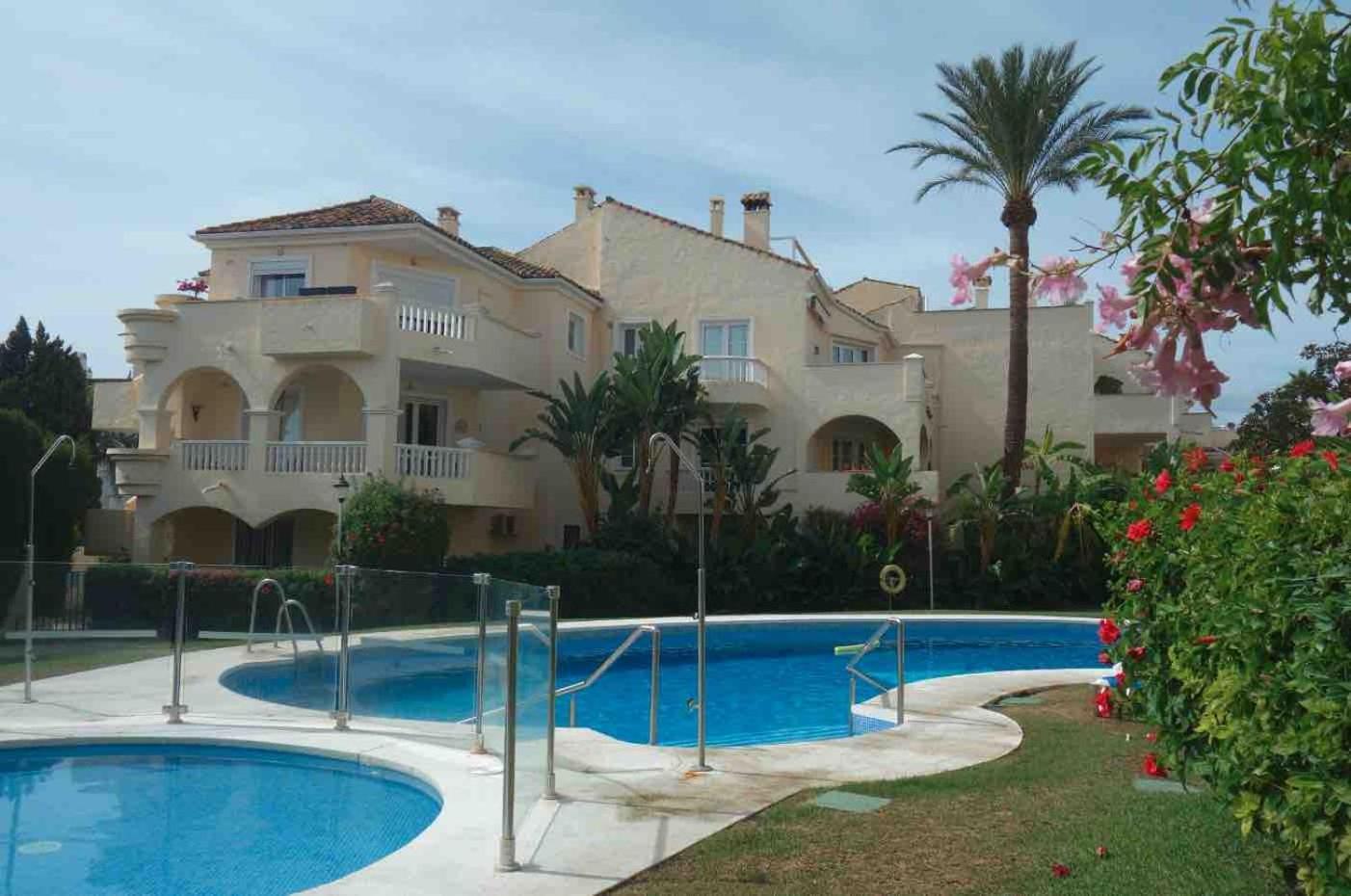 Apartment In El Paraiso - Near Puerto Banus Estepona Esterno foto